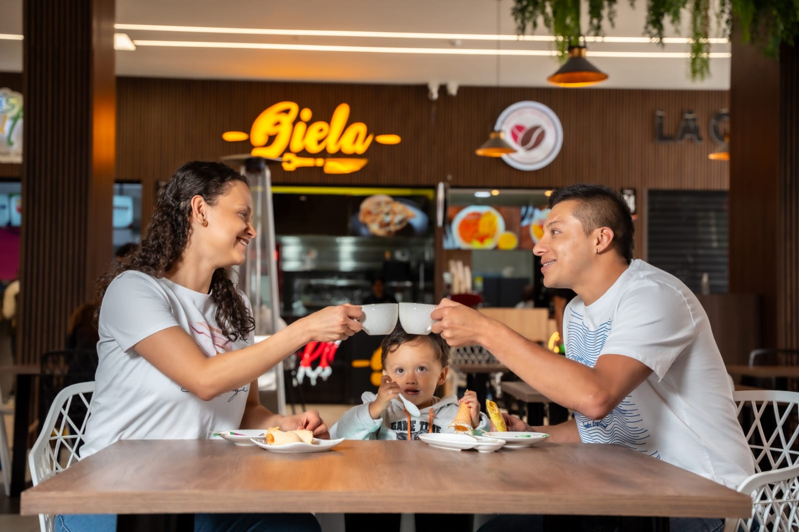 Familia en el Jardín Gastronómico